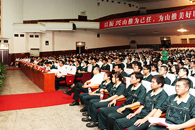 作为推动企业加速生长三大平台之一的人力资源治理提升事情，，，，，将是目今和以后一段时期永利集团股份人力资源治理的主要使命。。。。。。