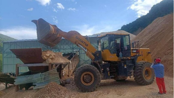 永利集团装载机助力矿山开采-装载机-永利集团股份