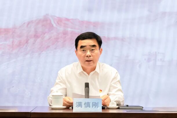 山东重工集团举行庆祝中国共产党建设104周年暨“两优一先”表扬大会-永利集团新闻-永利集团股份